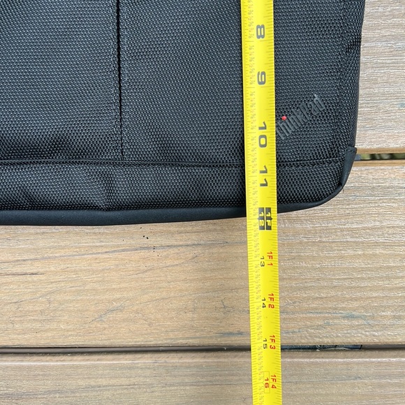 Thinkpad Laptop Carrying Case - Picture 4 of 9